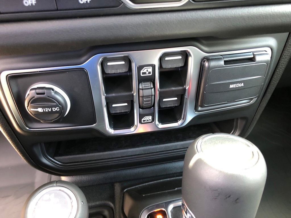 New 2025 Jeep Wrangler Sahara w/ Safety Group image 31