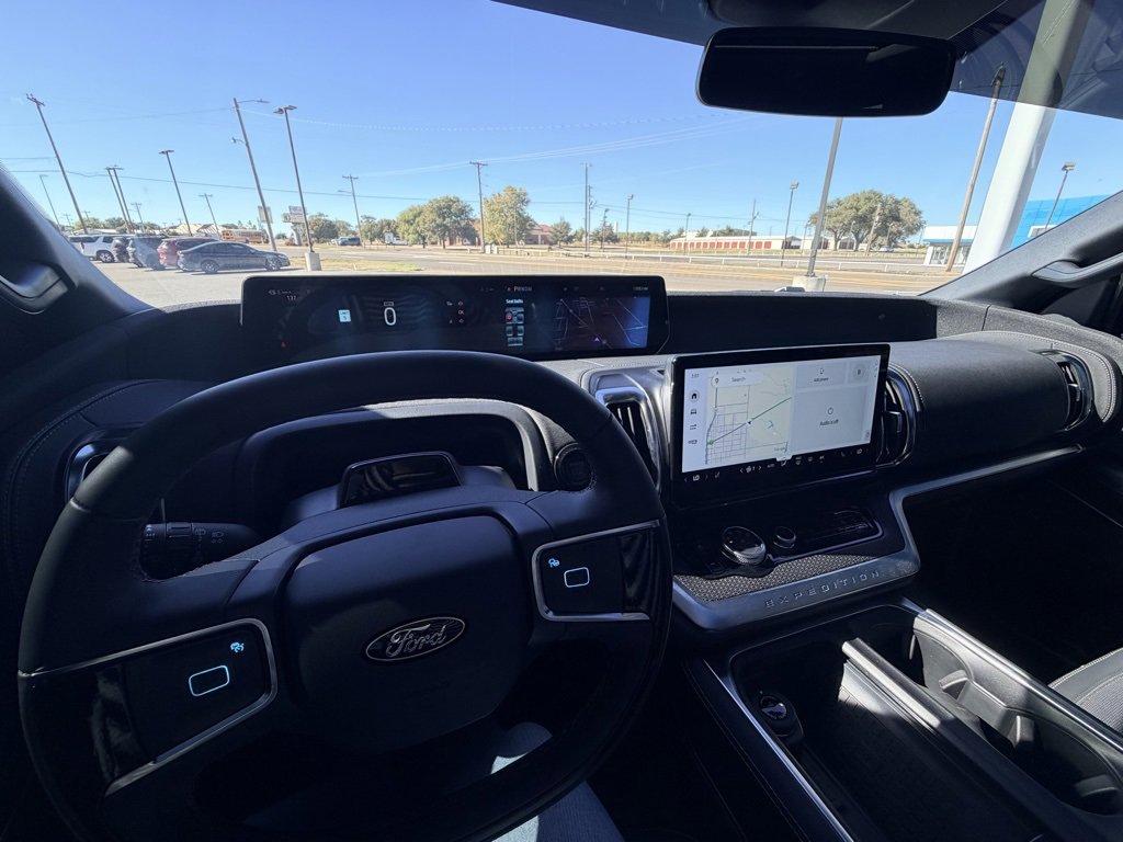 Used 2025 Ford Expedition Platinum w/ Stealth Appearance Package image 26