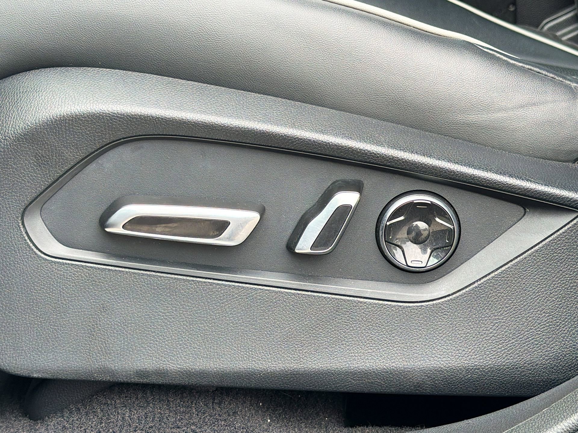 Used 2021 Acura RDX A-Spec image 25