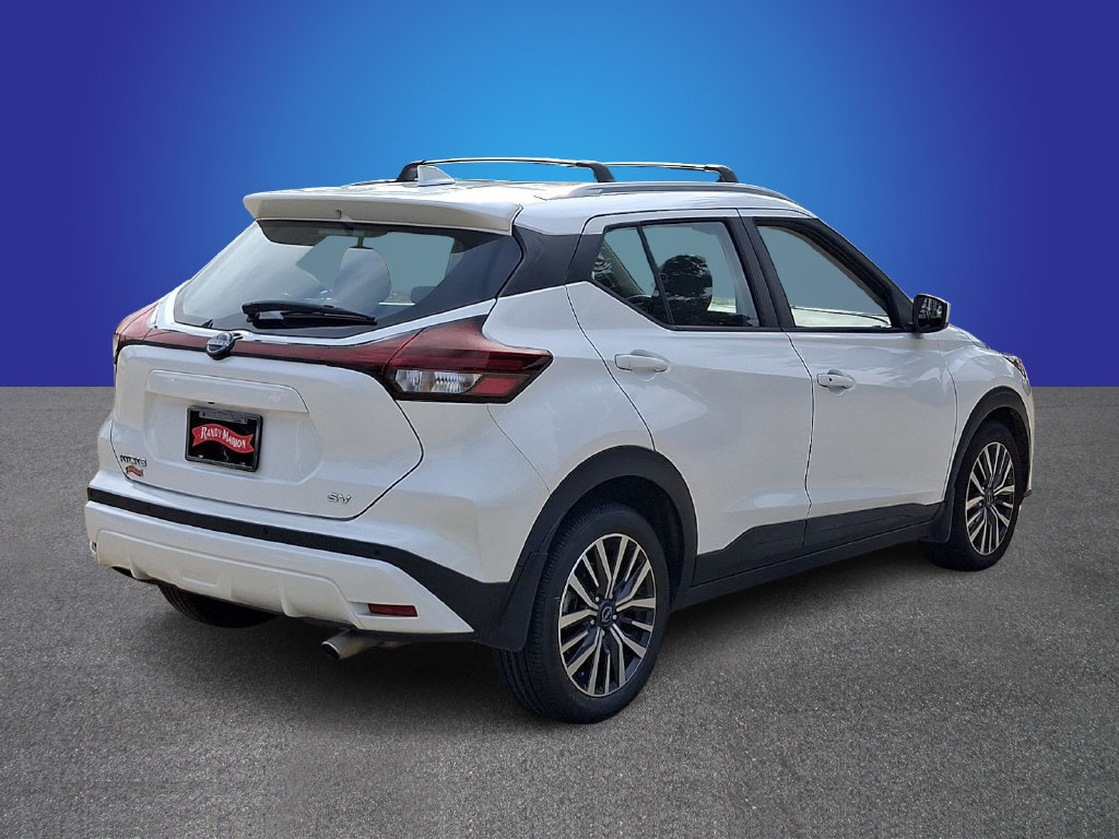 Used 2023 Nissan Kicks SV w/ Interior Electronics Package FWD image 4
