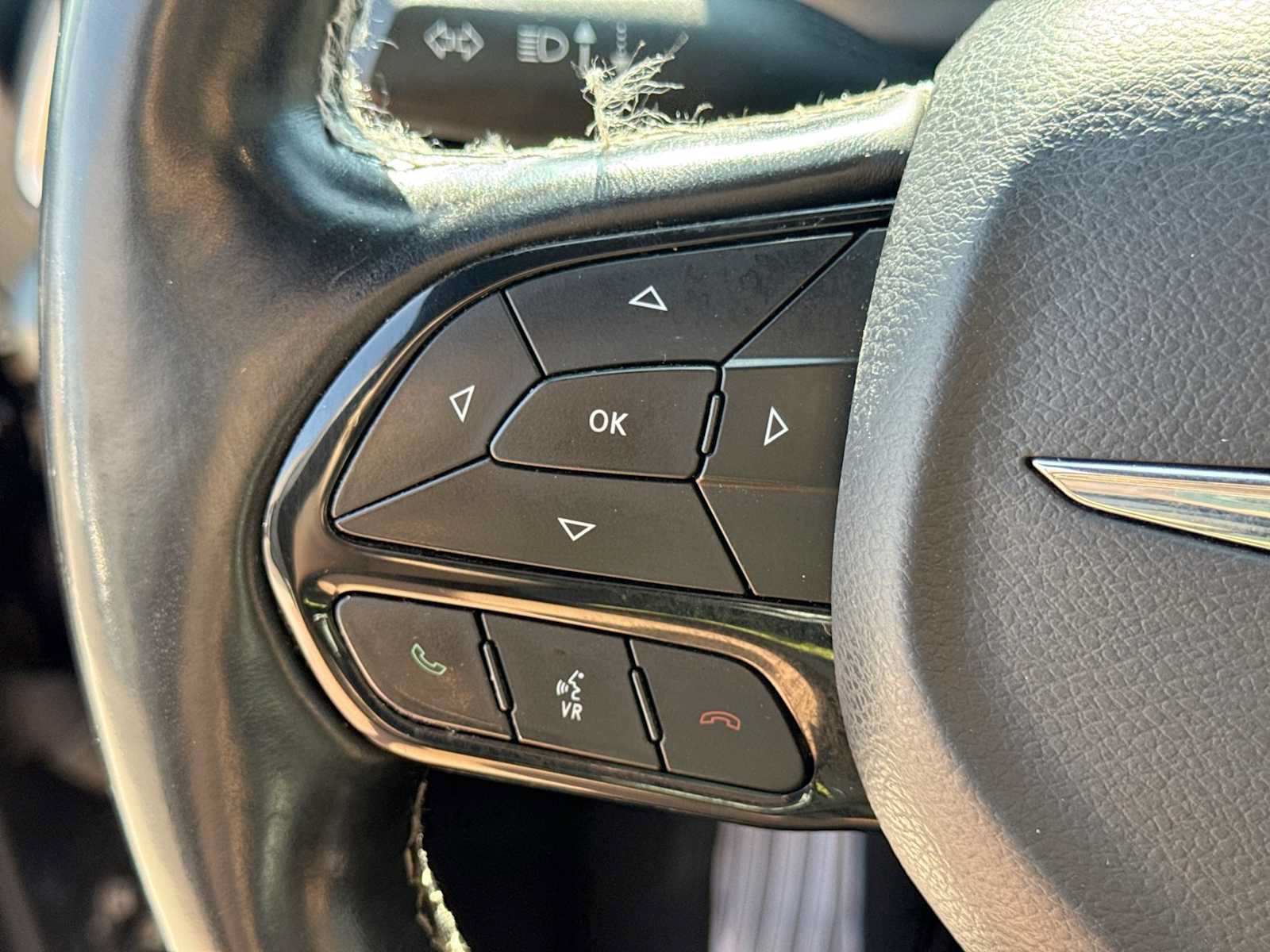 Used 2018 Chrysler Pacifica Touring-L Plus FWD image 24