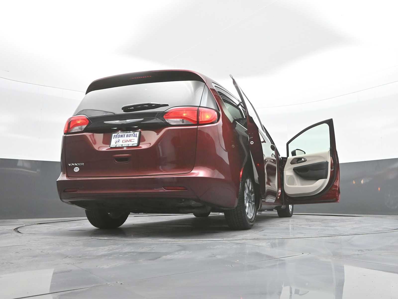 Used 2023 Chrysler Voyager LX FWD image 49