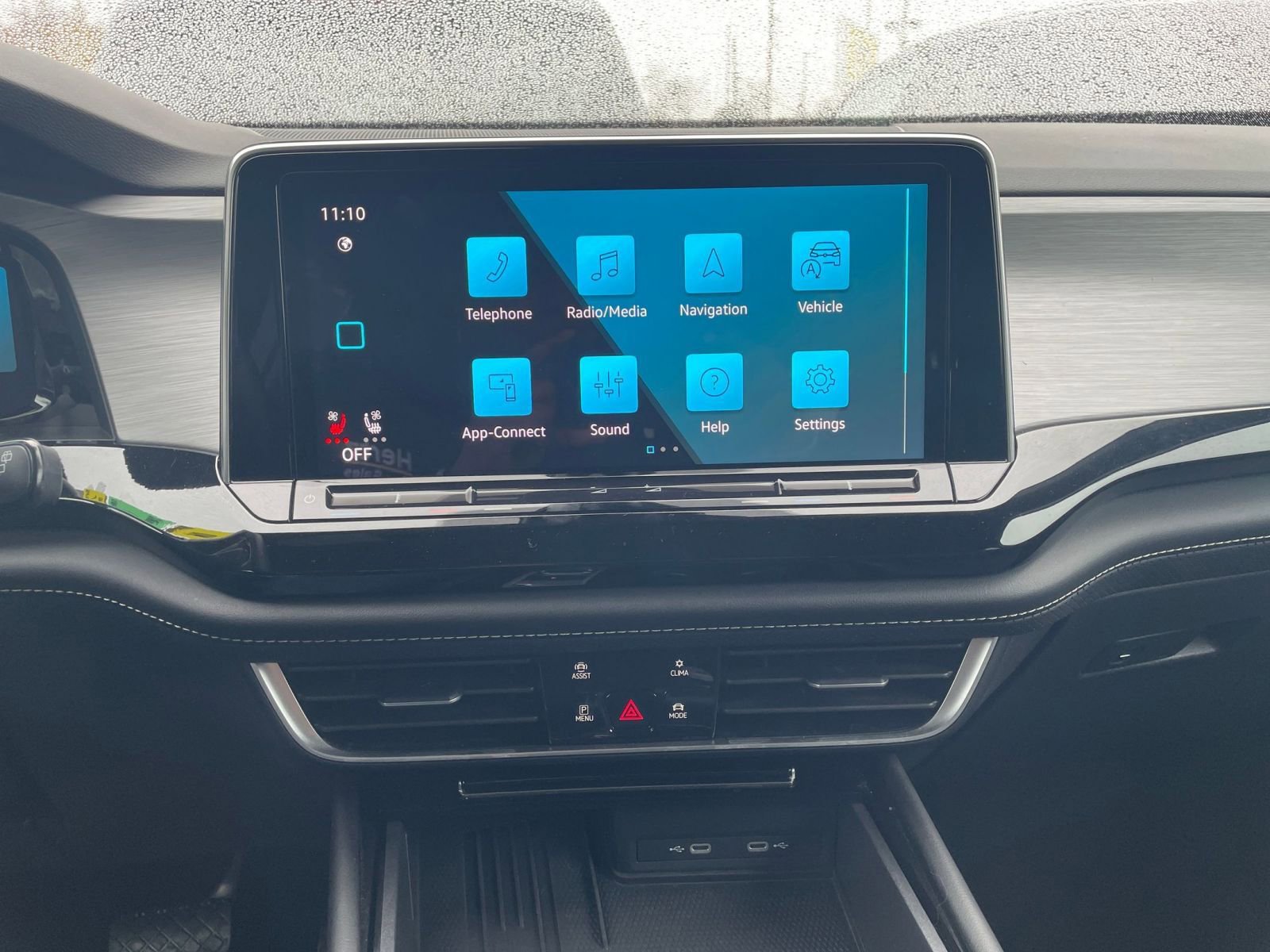 Used 2025 Volkswagen Atlas Cross Sport SE image 18