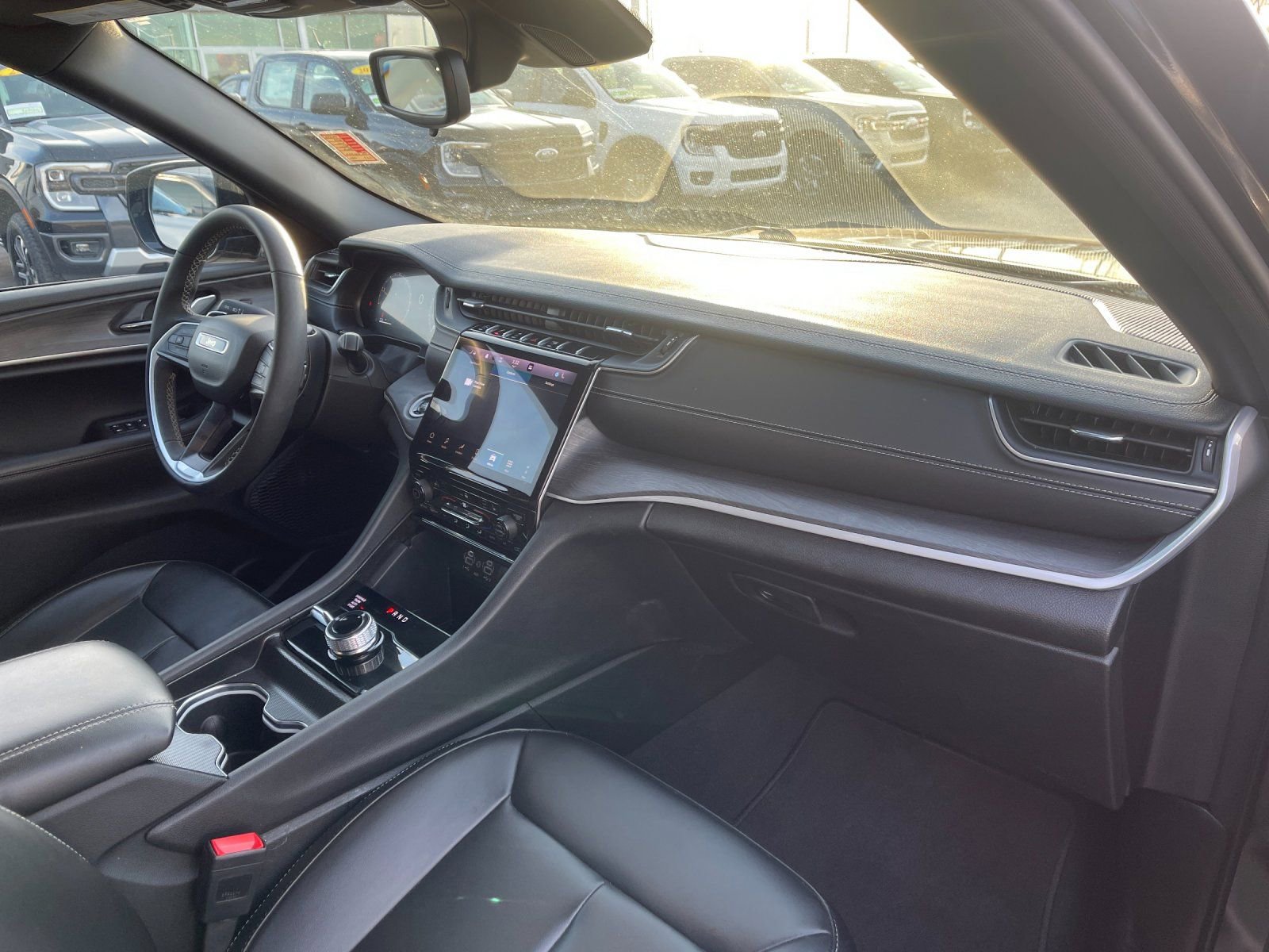 Used 2024 Jeep Grand Cherokee Limited w/ Trailer Tow Package image 18