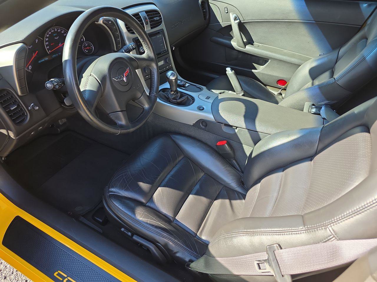 Used 2005 Chevrolet Corvette COUPE w/ Performance Handling Package image 4