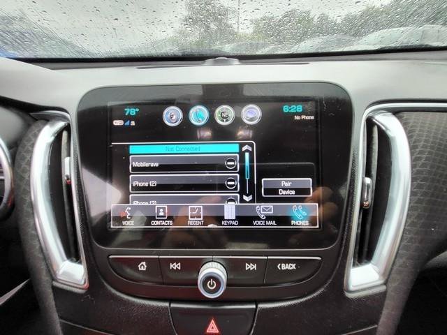 Used 2018 Chevrolet Malibu LT FWD image 23