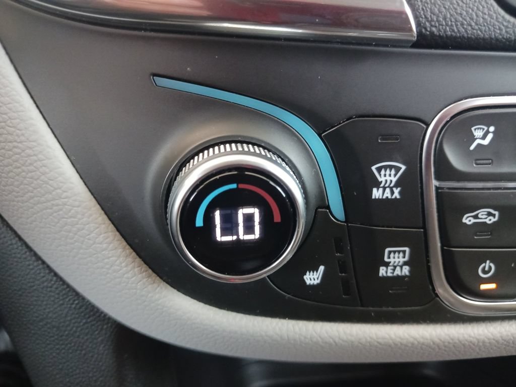Used 2024 Chevrolet Equinox LT AWD/4WD image 16