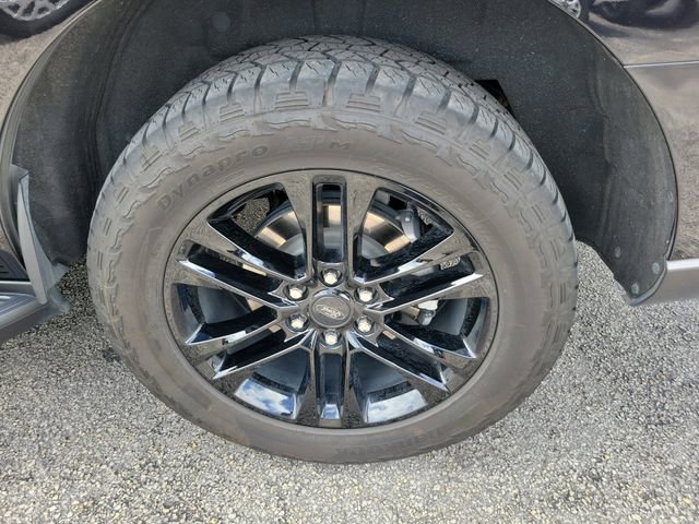 Used 2024 Ford Expedition XLT RWD image 5