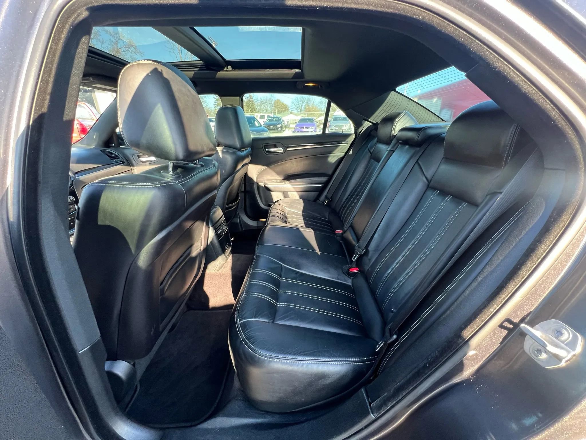 Used 2018 Chrysler 300 S w/ 300S Premium Group image 12