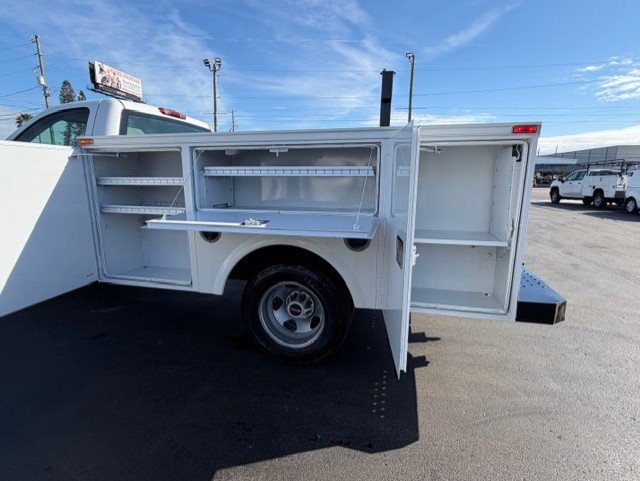 Used 2009 GMC Sierra 3500 W/T image 12