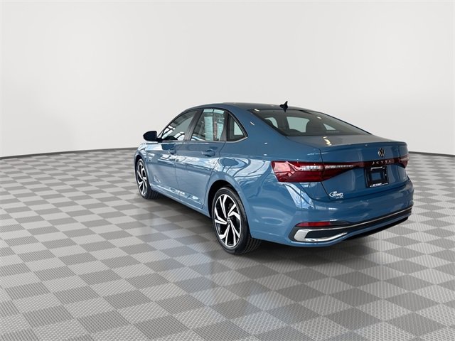 Used 2025 Volkswagen Jetta SEL image 8