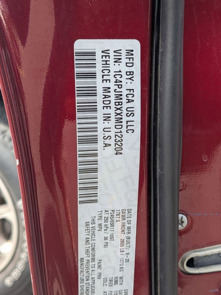 Used 2021 Jeep Cherokee Trailhawk AWD/4WD image 31