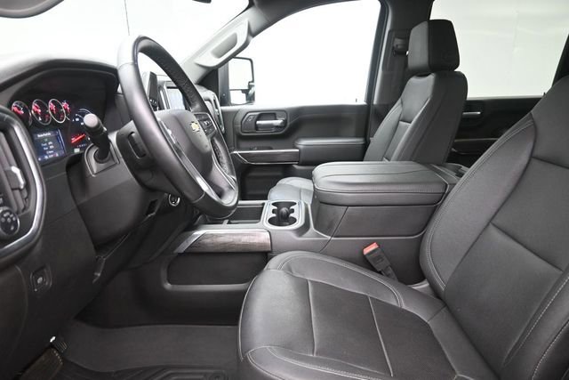 Used 2023 Chevrolet Silverado 2500 LTZ AWD/4WD image 16