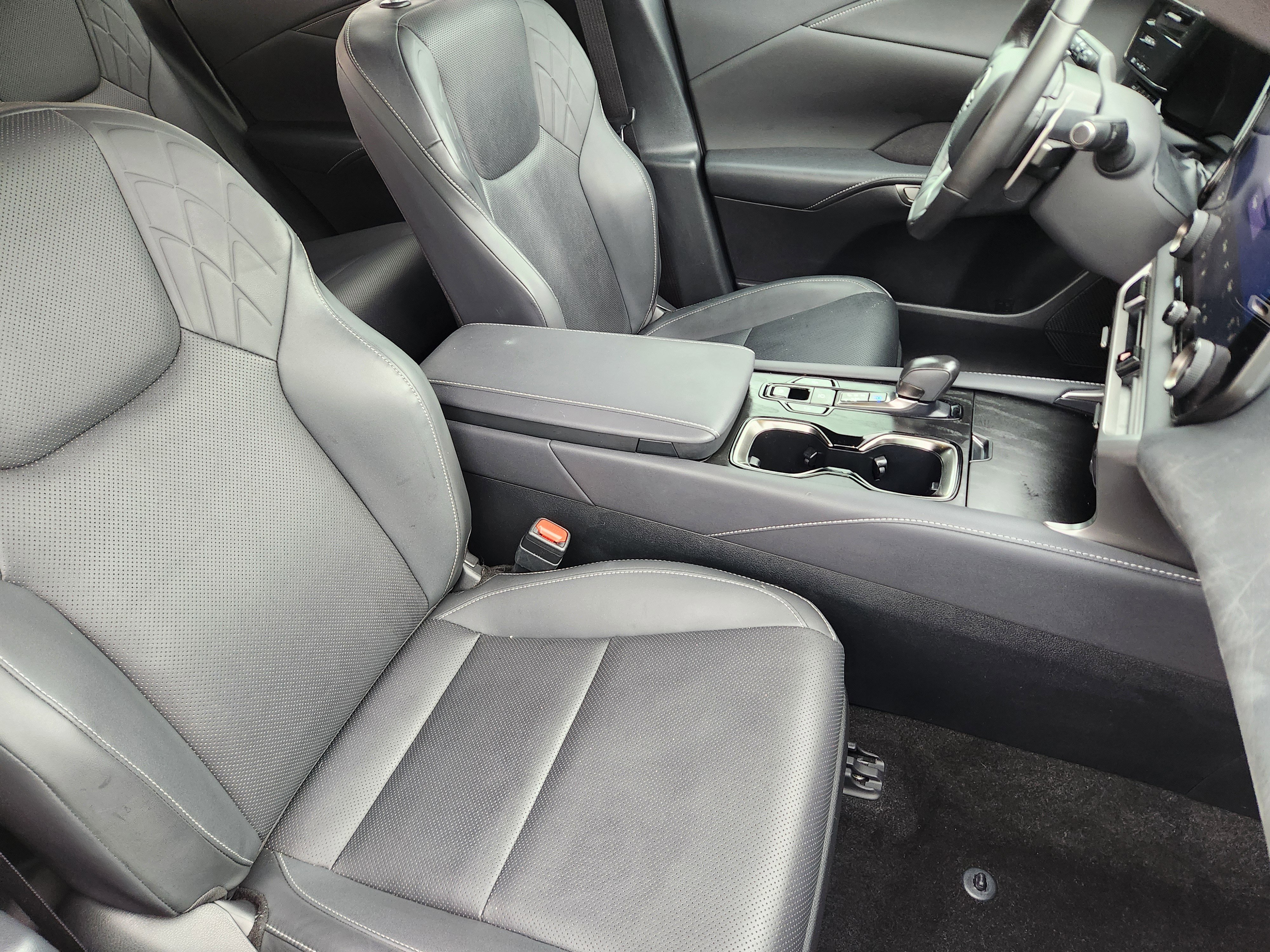 Used 2024 Lexus RX 350 Premium w/ Accessory Package (Z1) image 15