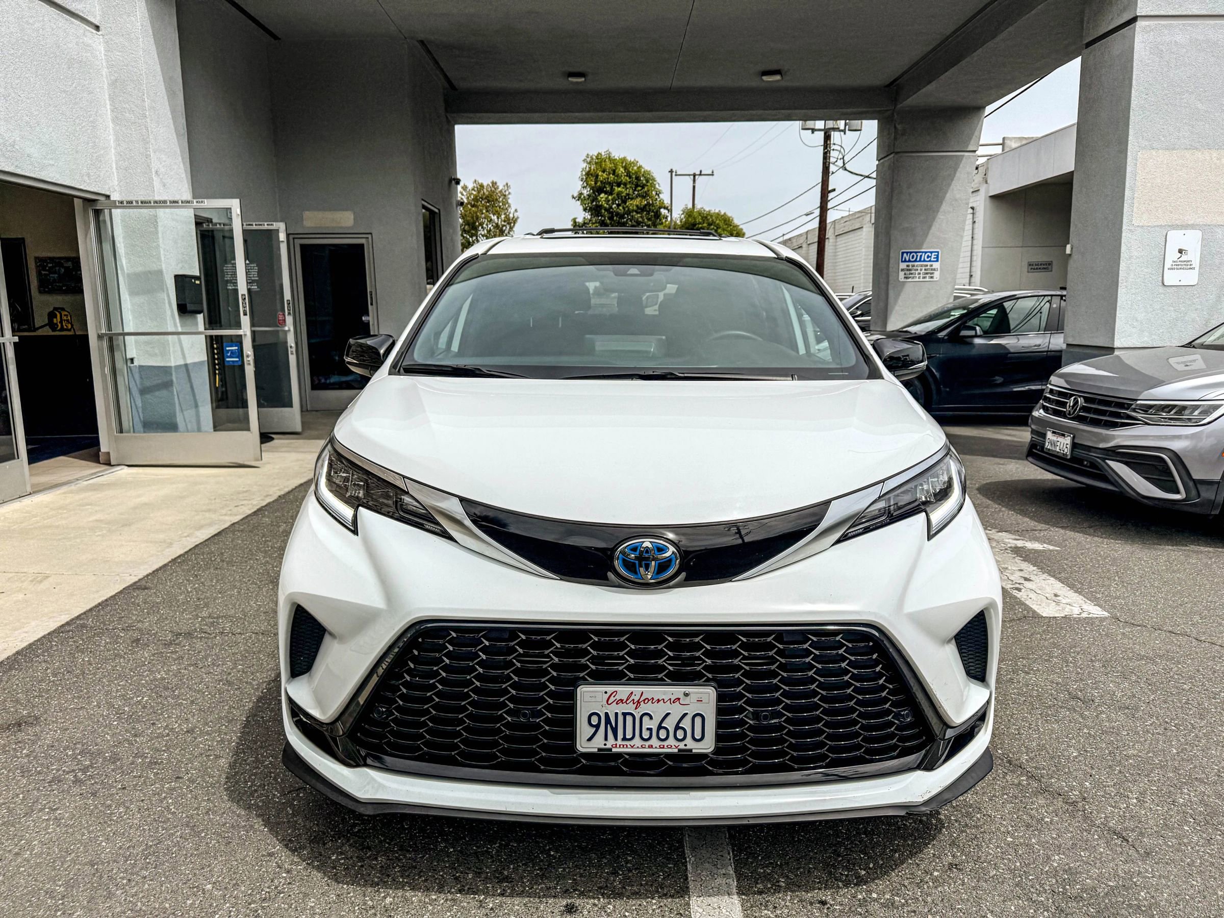 Used 2024 Toyota Sienna XSE w/ XSE Premium Package FWD image 9