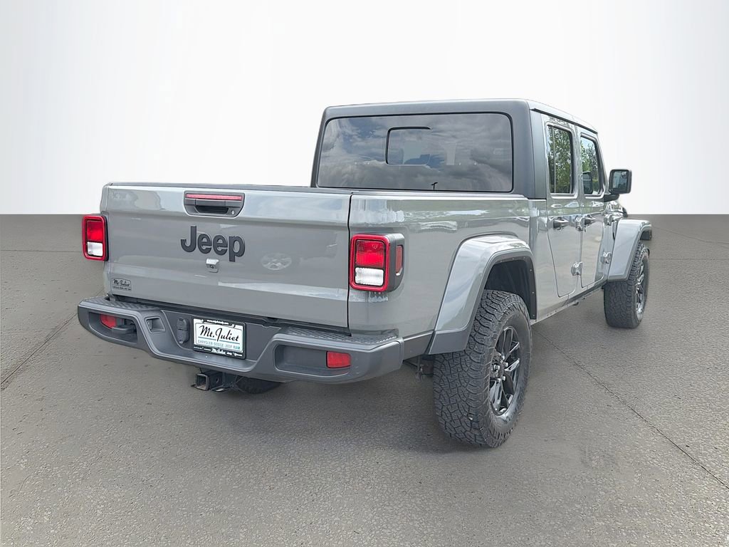 Used 2022 Jeep Gladiator Sport AWD/4WD image 4