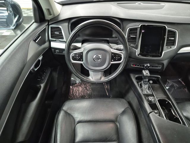 Used 2022 Volvo XC90 T5 Momentum w/ Climate Package AWD/4WD image 13