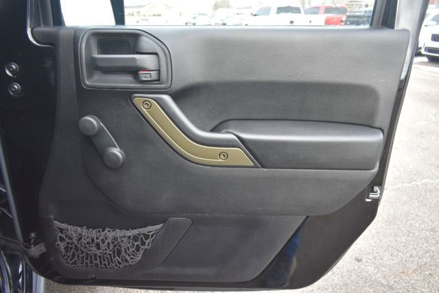 Used 2015 Jeep Wrangler Unlimited Willys image 33