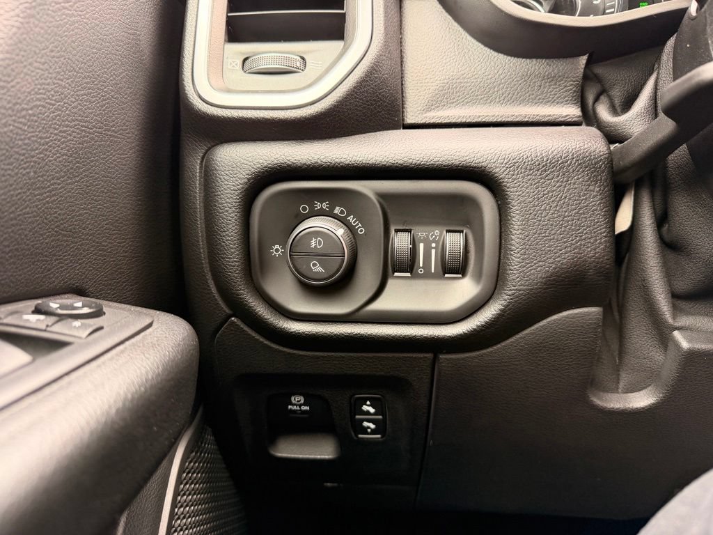 Used 2019 RAM 1500 Big Horn AWD/4WD image 29