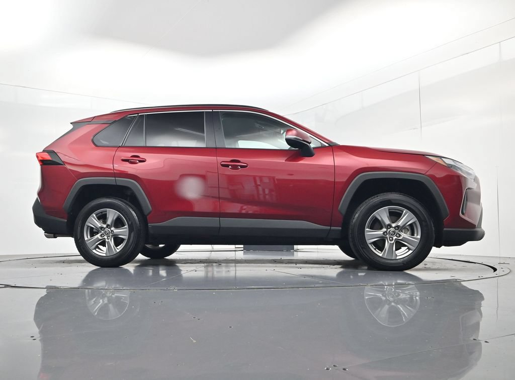 Used 2025 Toyota RAV4 XLE AWD/4WD image 51