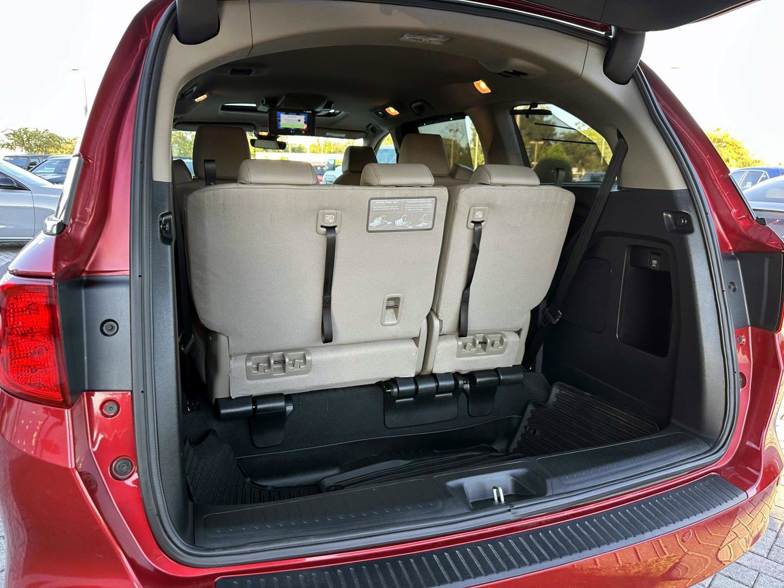 Used 2023 Honda Odyssey Touring image 9