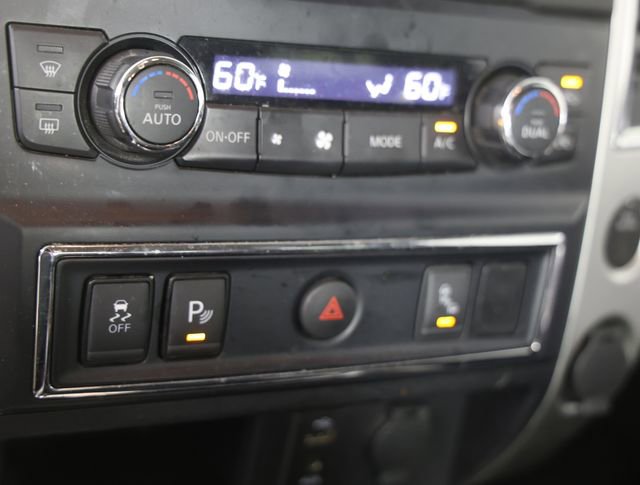 Used 2017 Nissan Titan SV AWD/4WD image 9