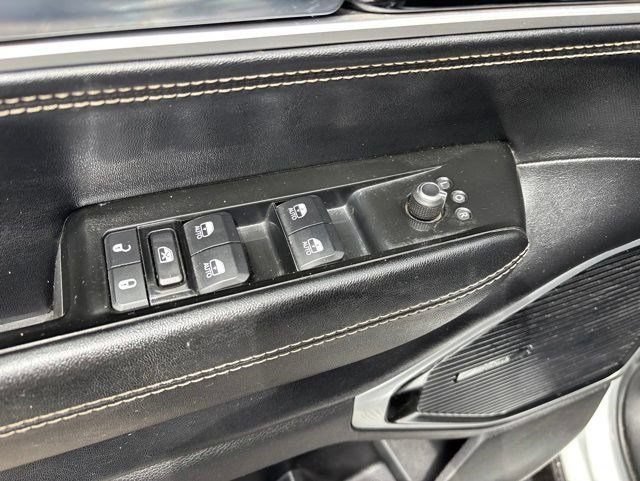 Used 2022 Jeep Wagoneer Series III w/ Premium Group I AWD/4WD image 14