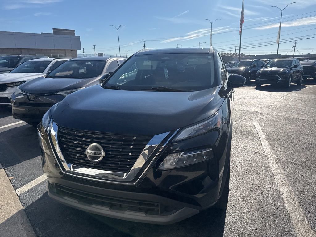 Used 2021 Nissan Rogue SV w/ Premium Package image 2