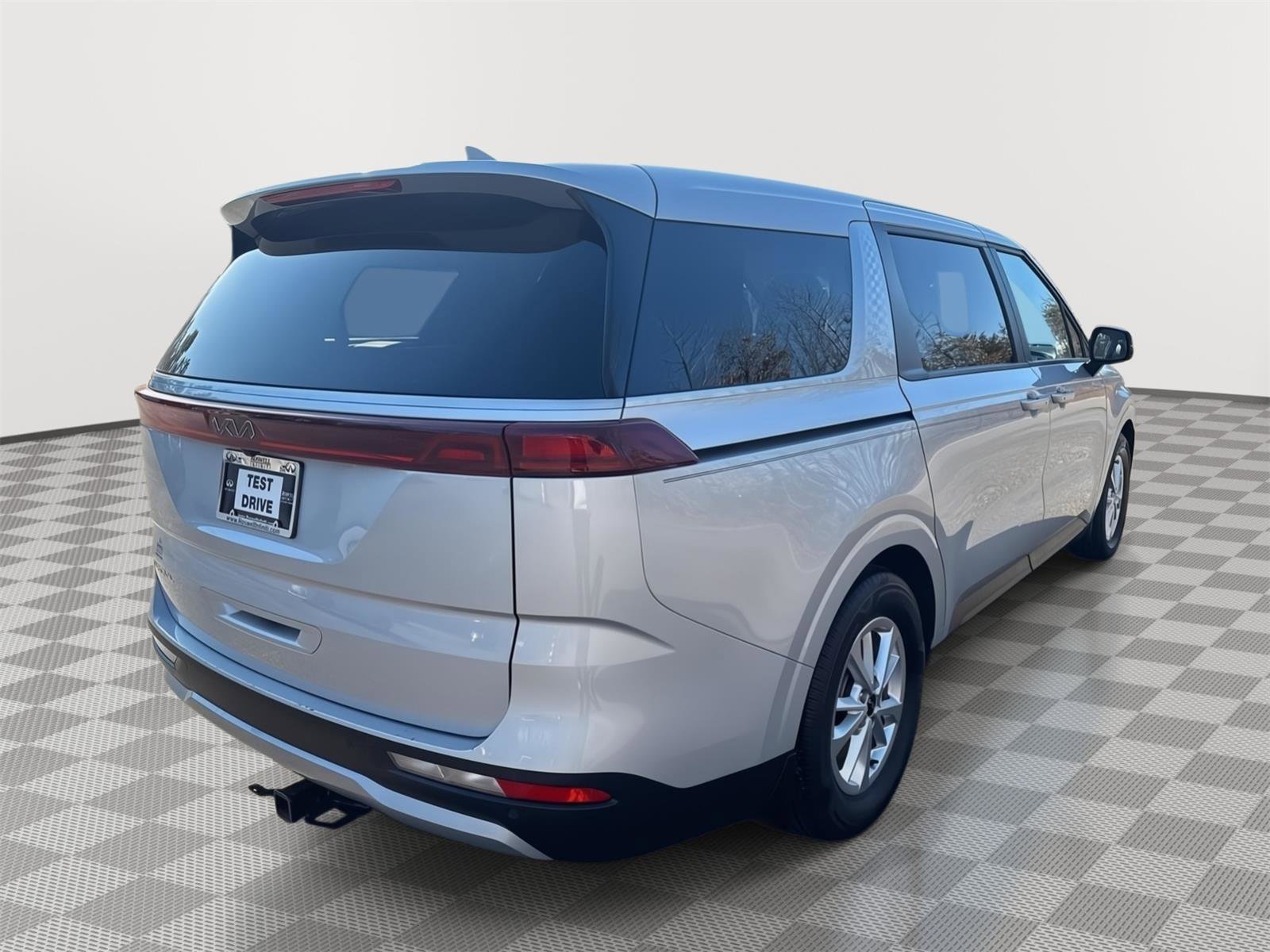 Used 2023 Kia Carnival LX image 5