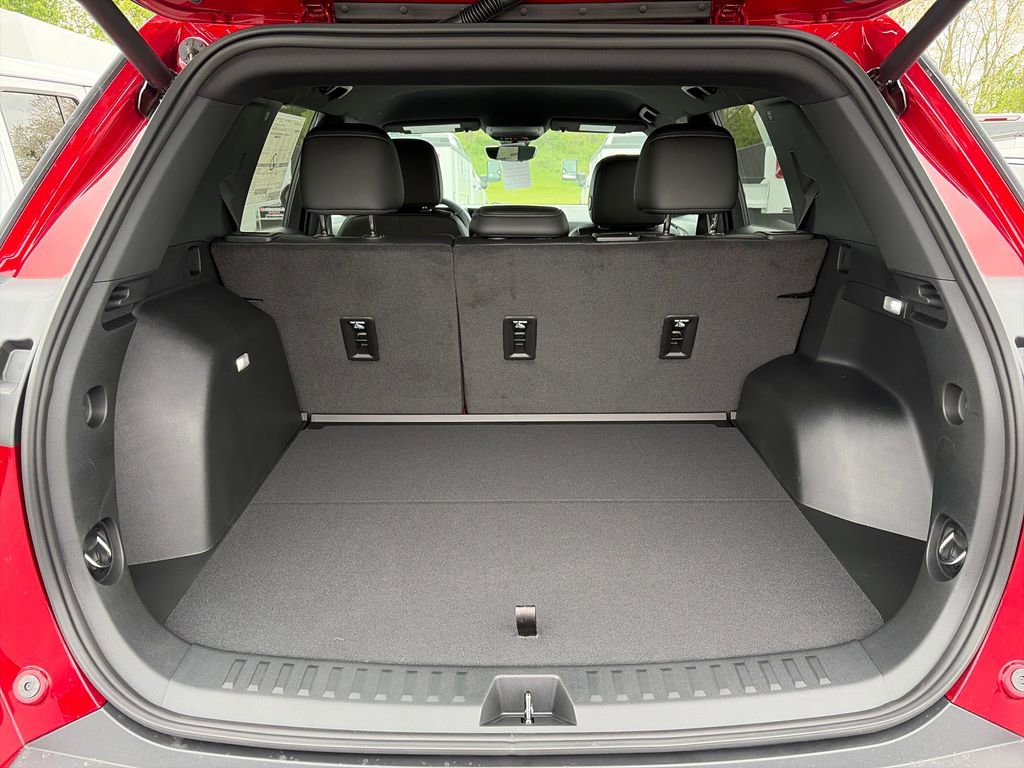New 2026 Chevrolet Equinox LT w/ Convenience Package II FWD image 4