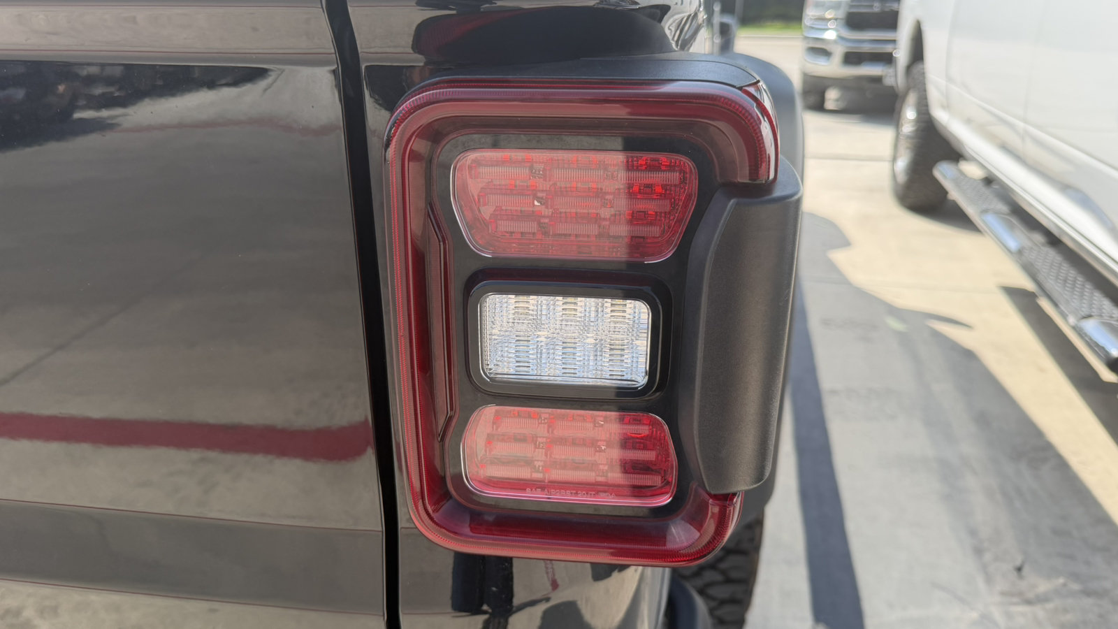 Certified 2020 Jeep Gladiator Rubicon AWD/4WD image 18