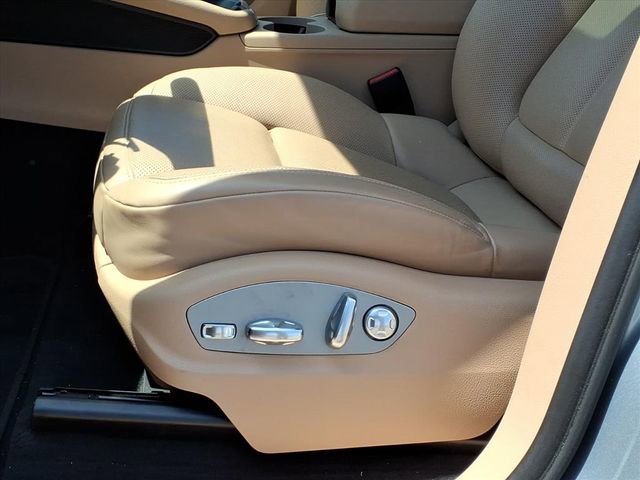 Used 2024 Porsche Macan w/ Premium Plus Package AWD/4WD image 19