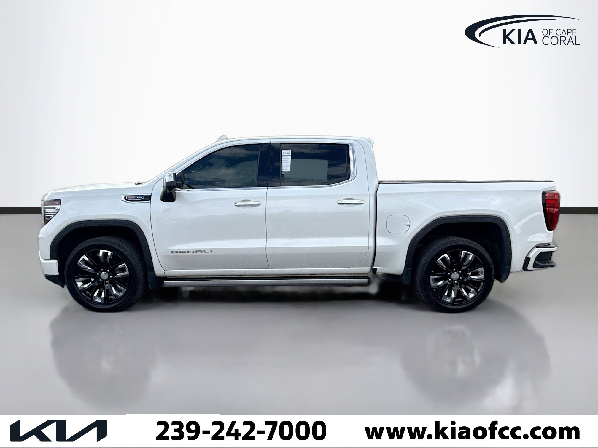 Used 2023 GMC Sierra 1500 Denali w/ Denali Reserve Package image 2