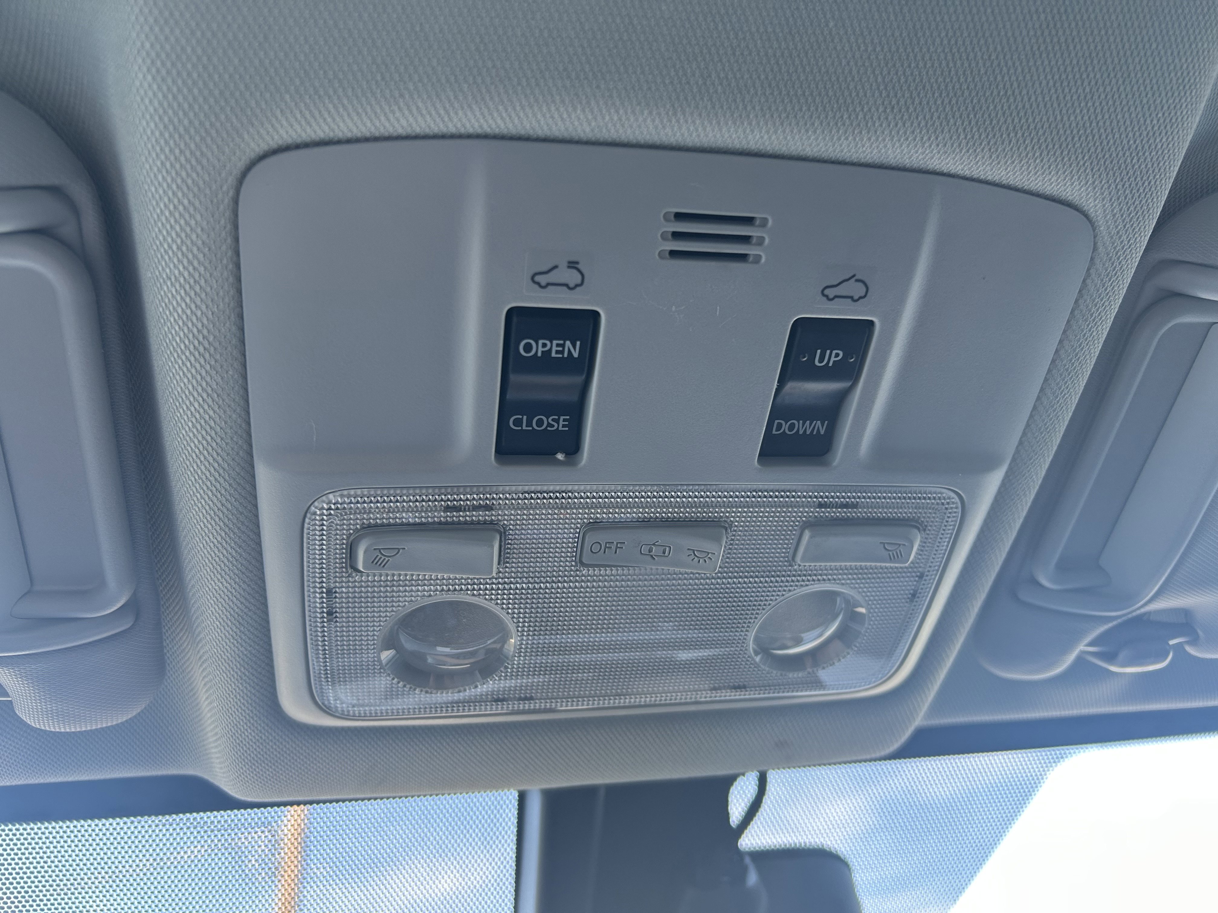 Used 2015 Toyota RAV4 Limited image 21