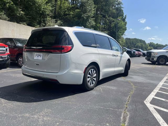 Used 2021 Chrysler Pacifica Touring-L FWD image 3