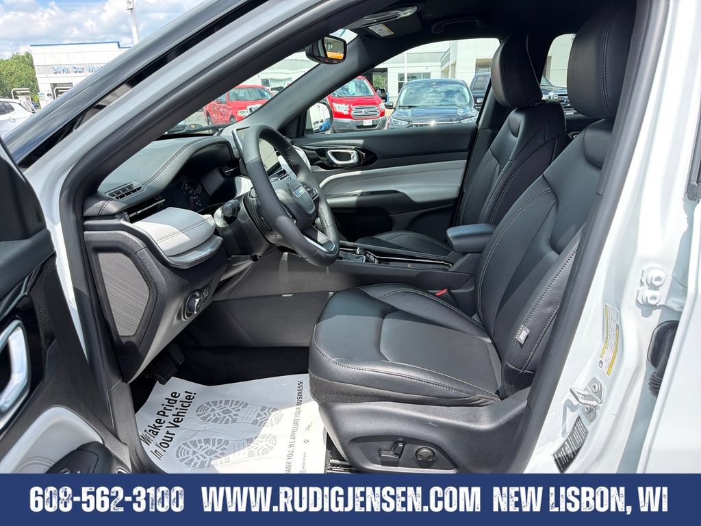 Used 2025 Jeep Compass Limited AWD/4WD image 9