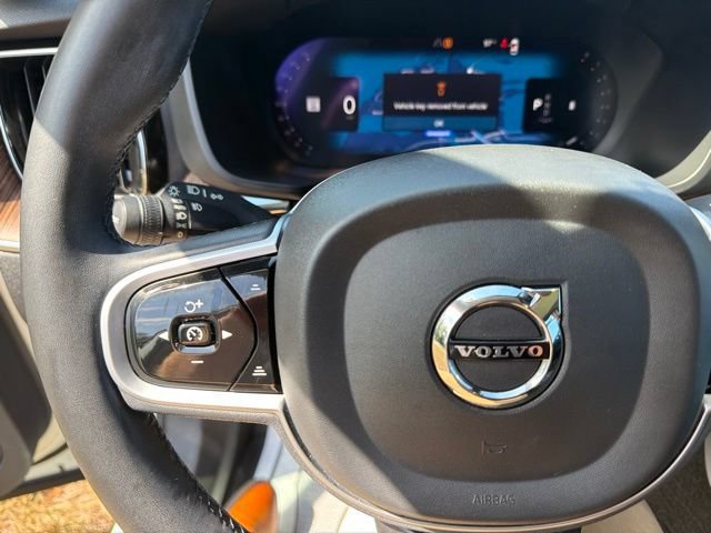 Used 2023 Volvo XC60 B5 Plus w/ Climate Package AWD/4WD image 13