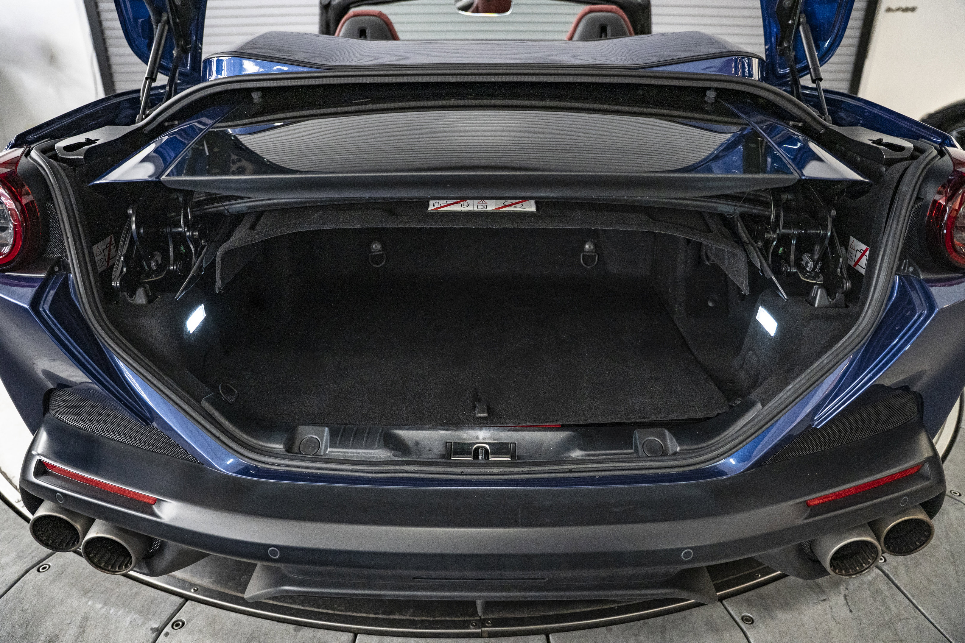 Used 2019 Ferrari Portofino RWD image 53