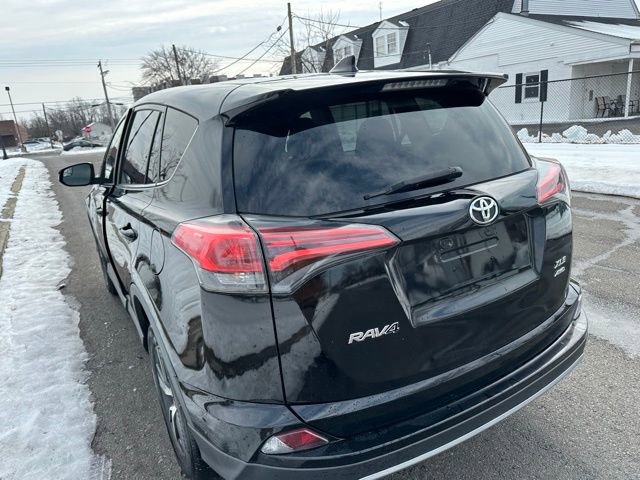 Used 2018 Toyota RAV4 XLE image 10