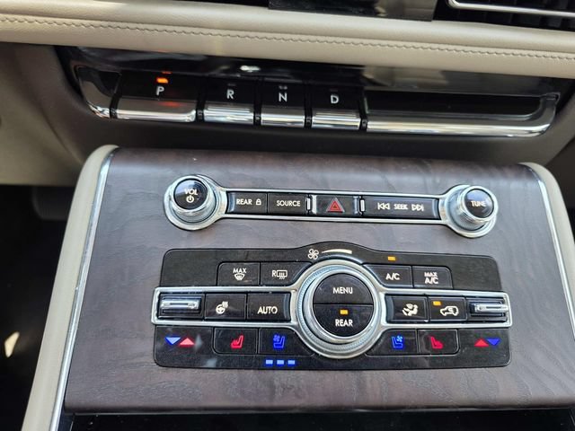 Used 2021 Lincoln Aviator Reserve w/ Equipment Group 201A AWD/4WD image 12