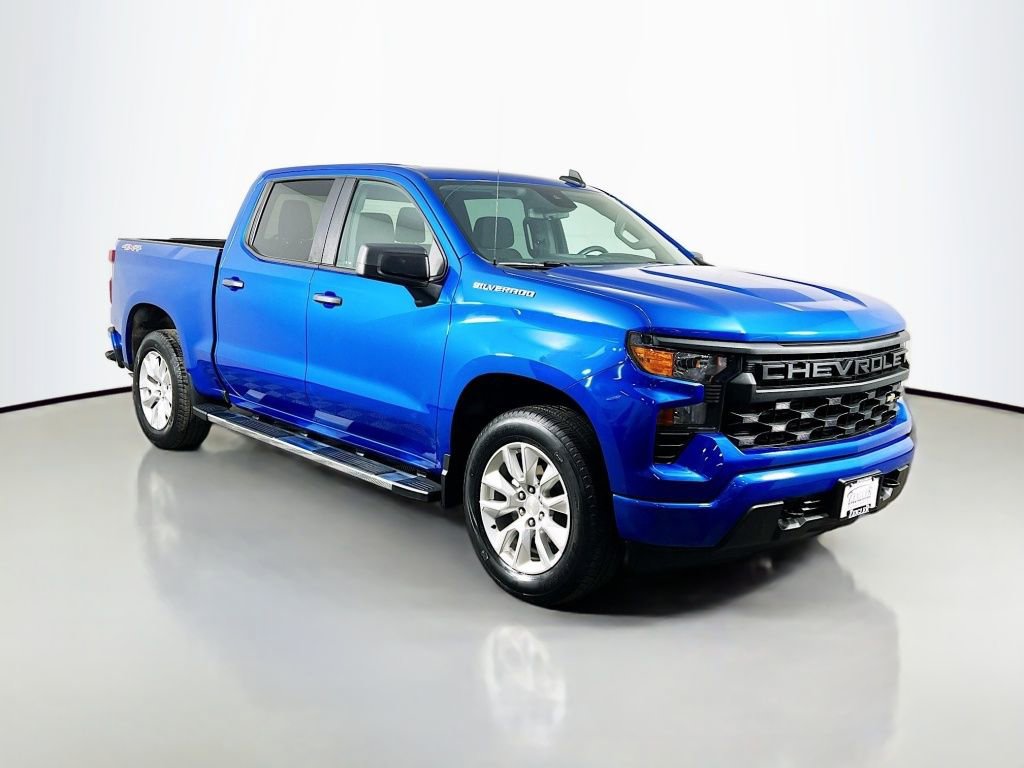 Used 2023 Chevrolet Silverado 1500 Custom image 3