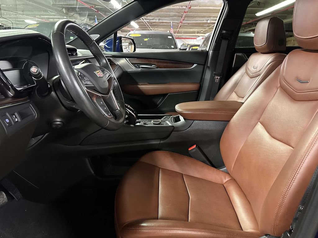 Used 2023 Cadillac XT5 Premium Luxury AWD/4WD image 17