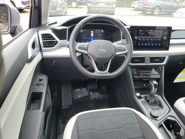 New 2026 Volkswagen Taos SE AWD/4WD image 11