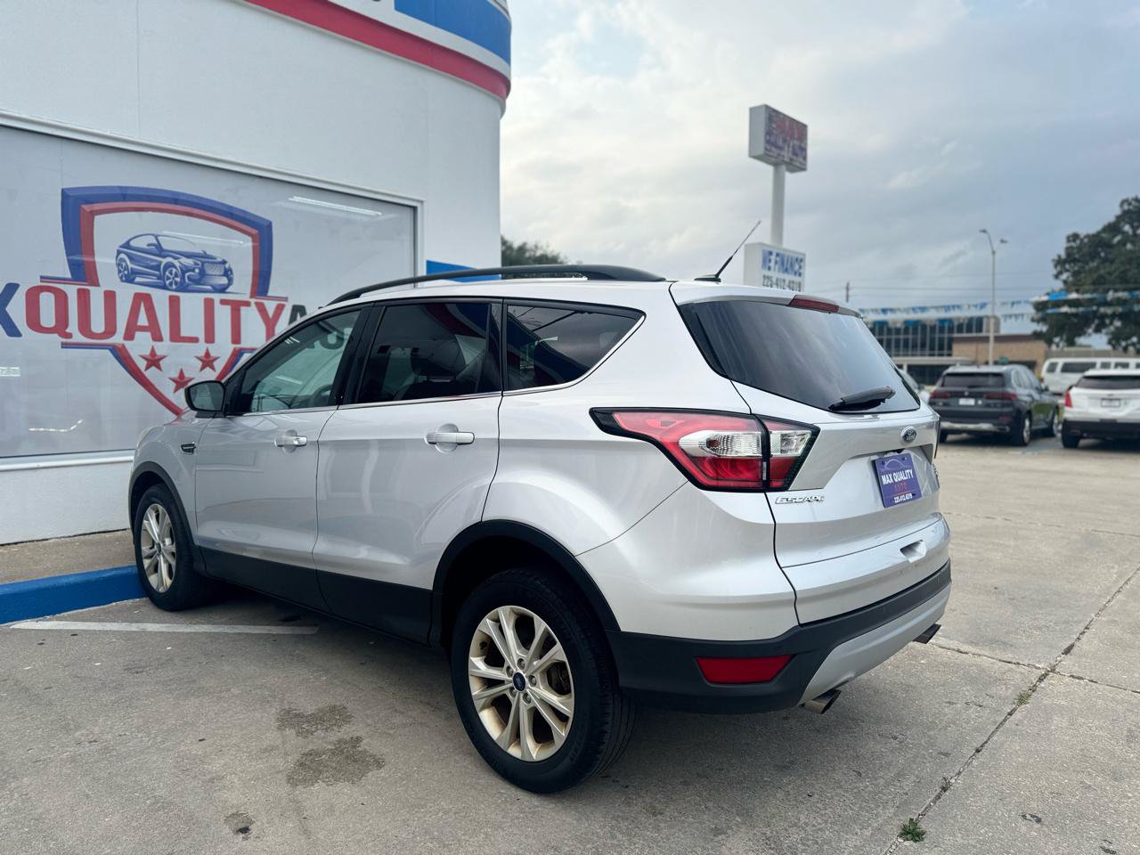 Used 2017 Ford Escape SE w/ Equipment Group 201A FWD image 31