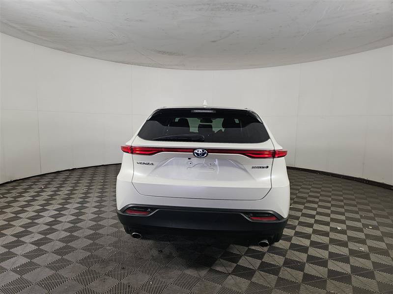 Used 2022 Toyota Venza LE AWD/4WD image 5