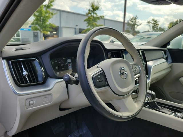 Used 2020 Volvo XC60 T5 Momentum AWD/4WD image 20