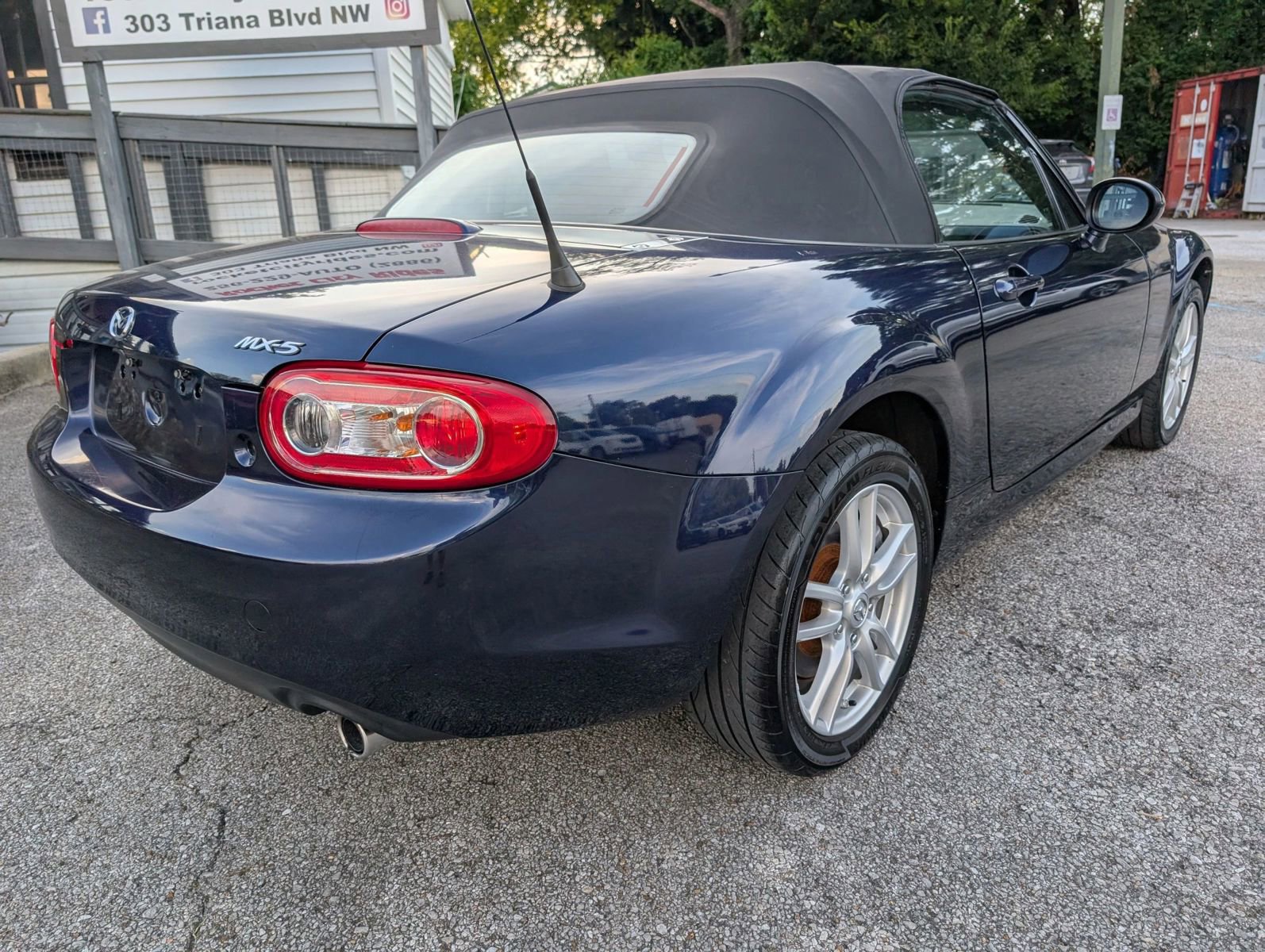 Used 2012 MAZDA MX-5 Miata Sport w/ Convenience Pkg image 3