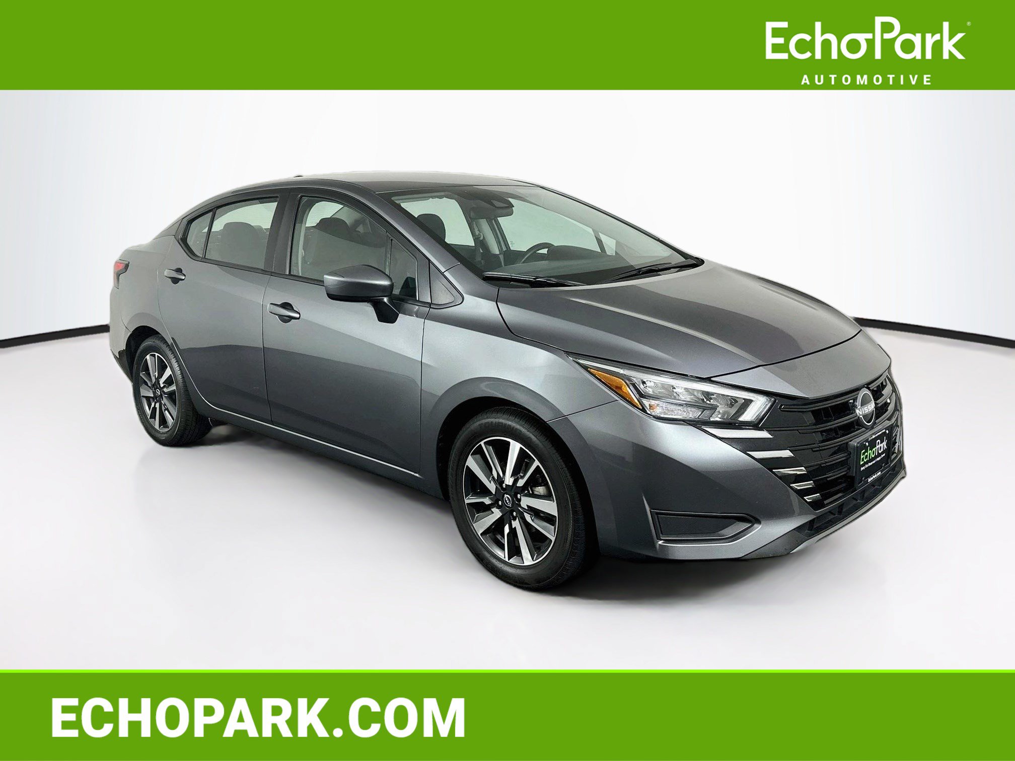 Used 2025 Nissan Versa SV FWD image 1