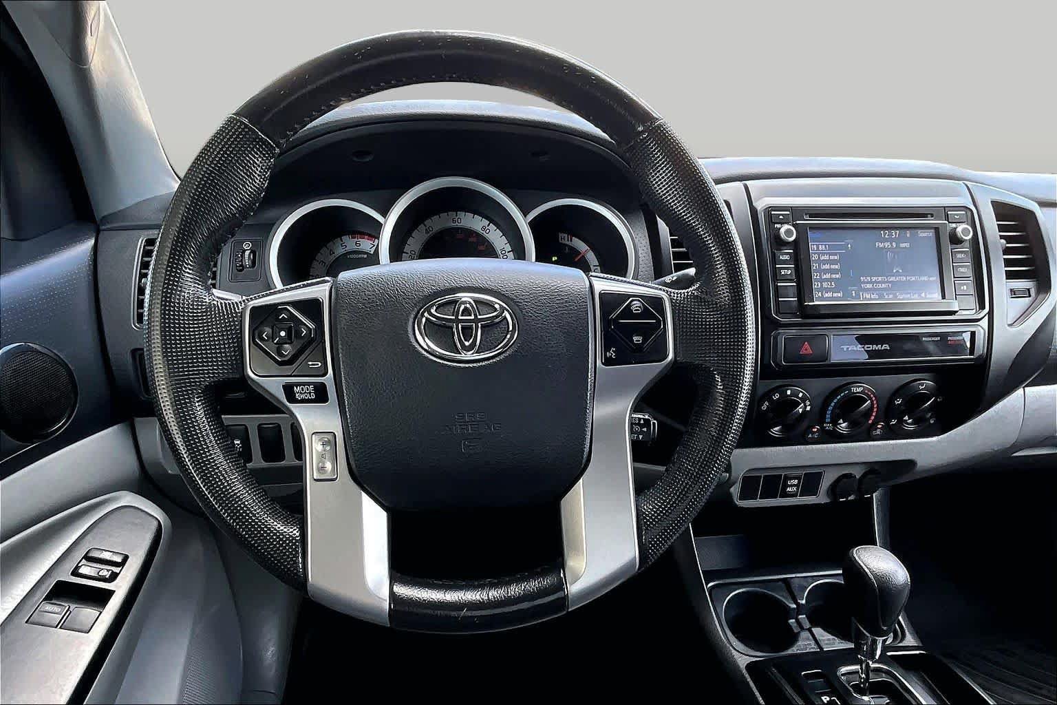 Used 2015 Toyota Tacoma 2WD Access Cab w/ Convenience Package image 6