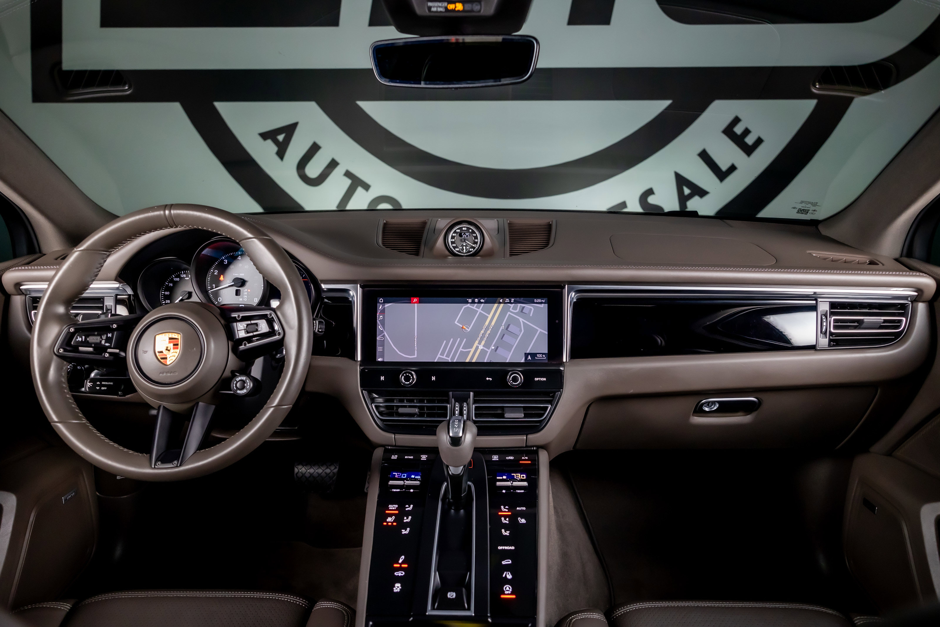 Used 2022 Porsche Macan S AWD/4WD image 2